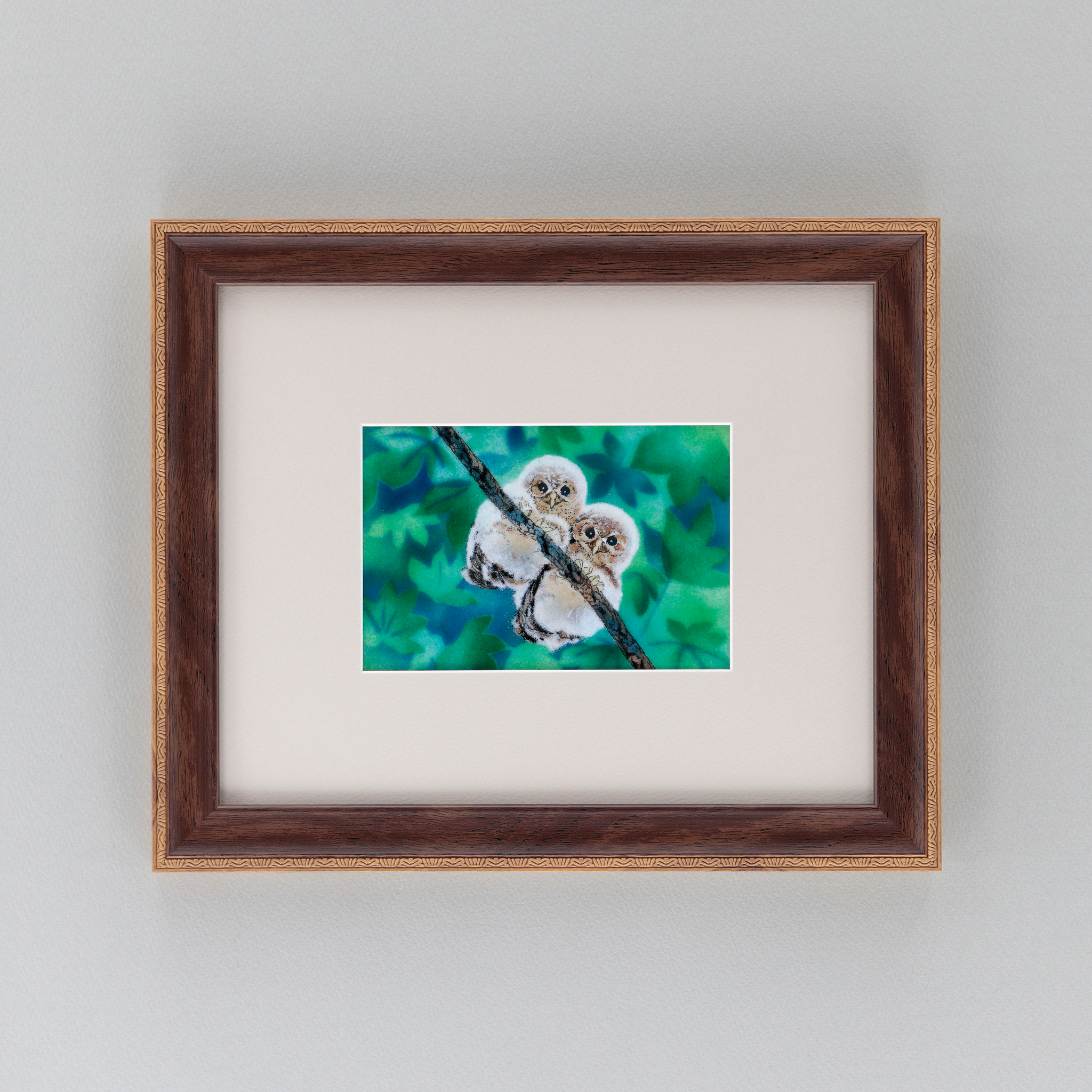 二羽のフクロウ – 【京都・宇治】七宝焼絵画制作工房|七彩工房 二羽のフクロウ – 【京都・宇治】七宝焼絵画制作工房|七彩工房