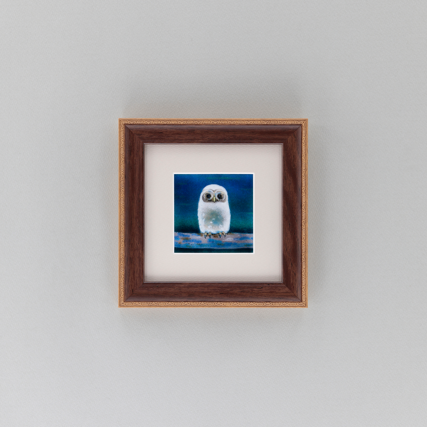 つぶらな瞳のフクロウ(青) – 【京都・宇治】七宝焼絵画制作工房 つぶらな瞳のフクロウ(青) – 【京都・宇治】七宝焼絵画制作工房